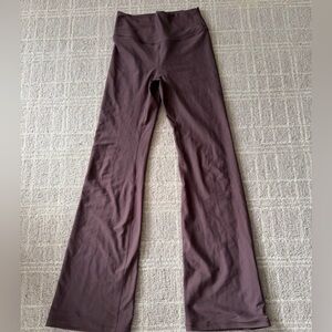 YPB Abercrombie & Fitch SculptLux Flare Leggings in Espresso
